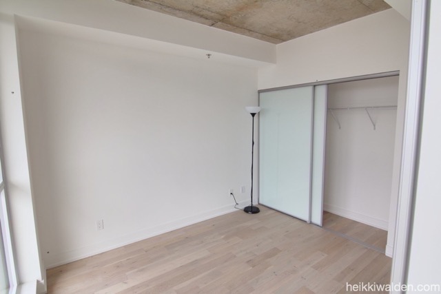 11 Peel Ave bedroom with window