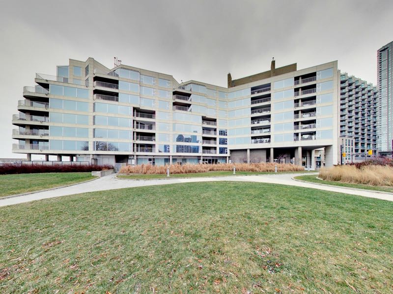 401 queens quay viewed from the south