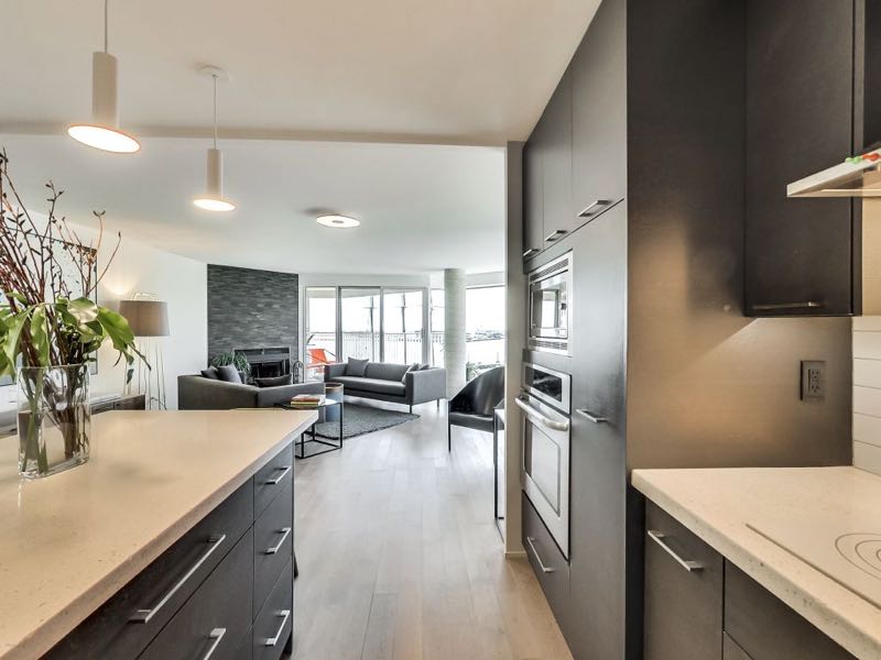 401 queens quay w 502 kitchen flows into living area
