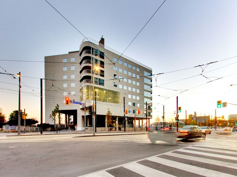 401 queens quay w exterior looking west