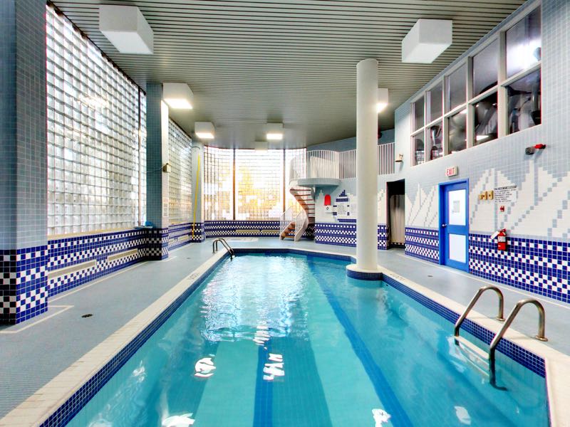 401 queens quay w indoor swimming pool