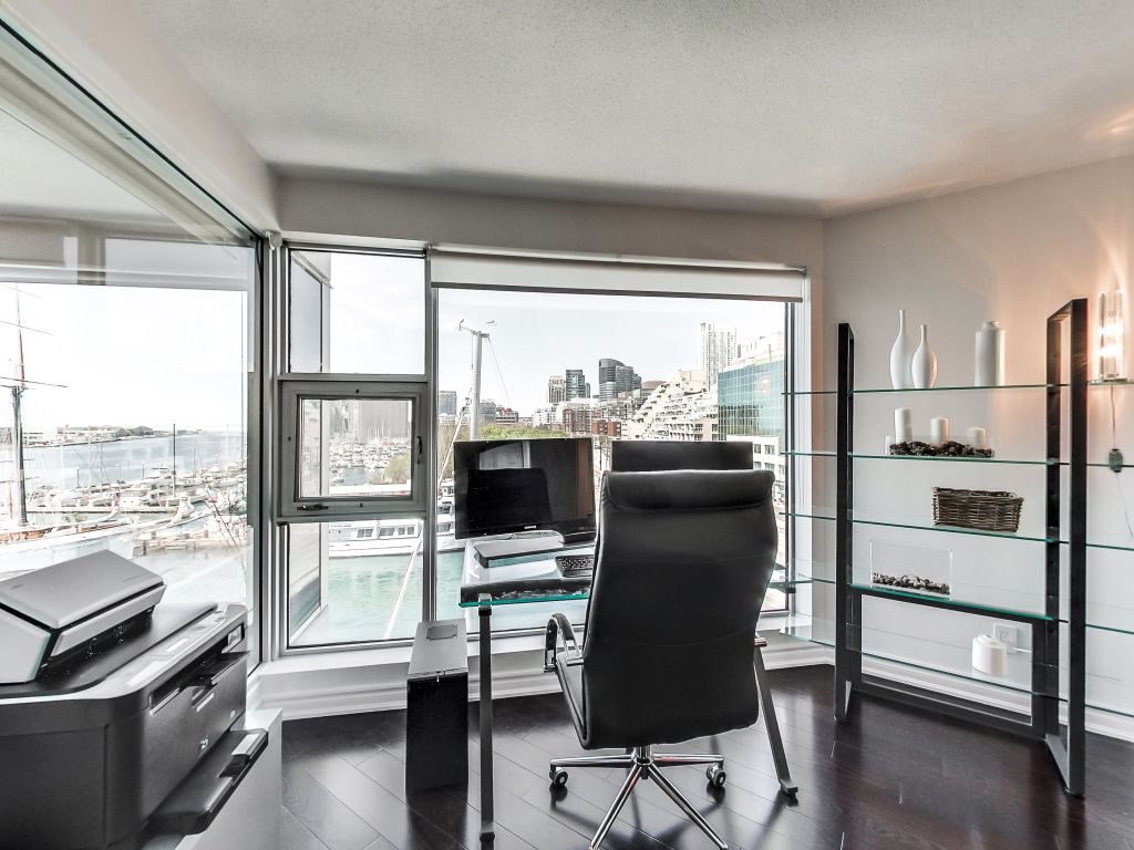 401 Queens Quay W den overlooks Lake Ontario