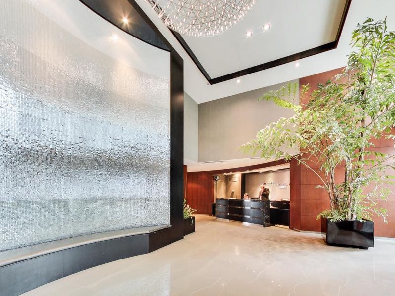 231 Fort York Blvd lobby and concierge desk
